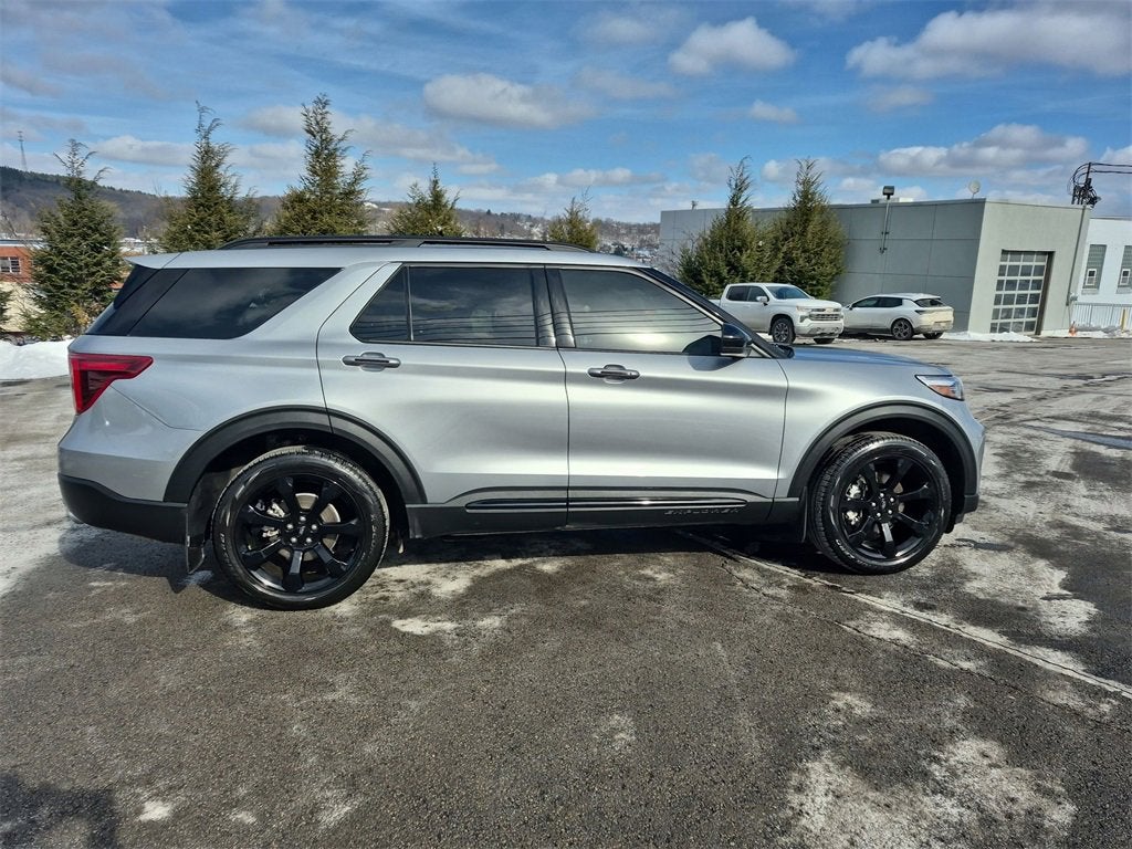 2024 Ford Explorer ST-Line