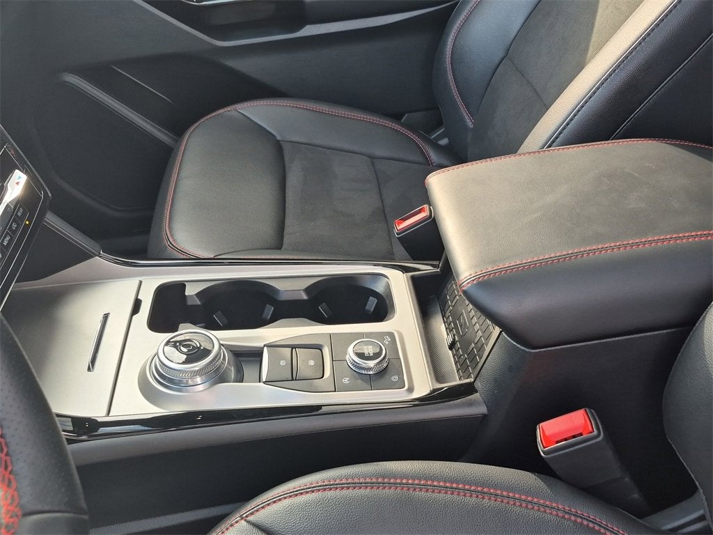 2024 Ford Explorer ST-Line