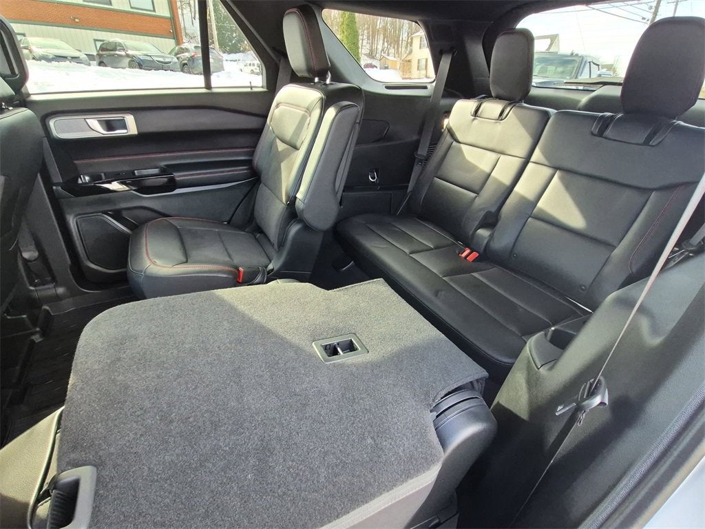 2024 Ford Explorer ST-Line