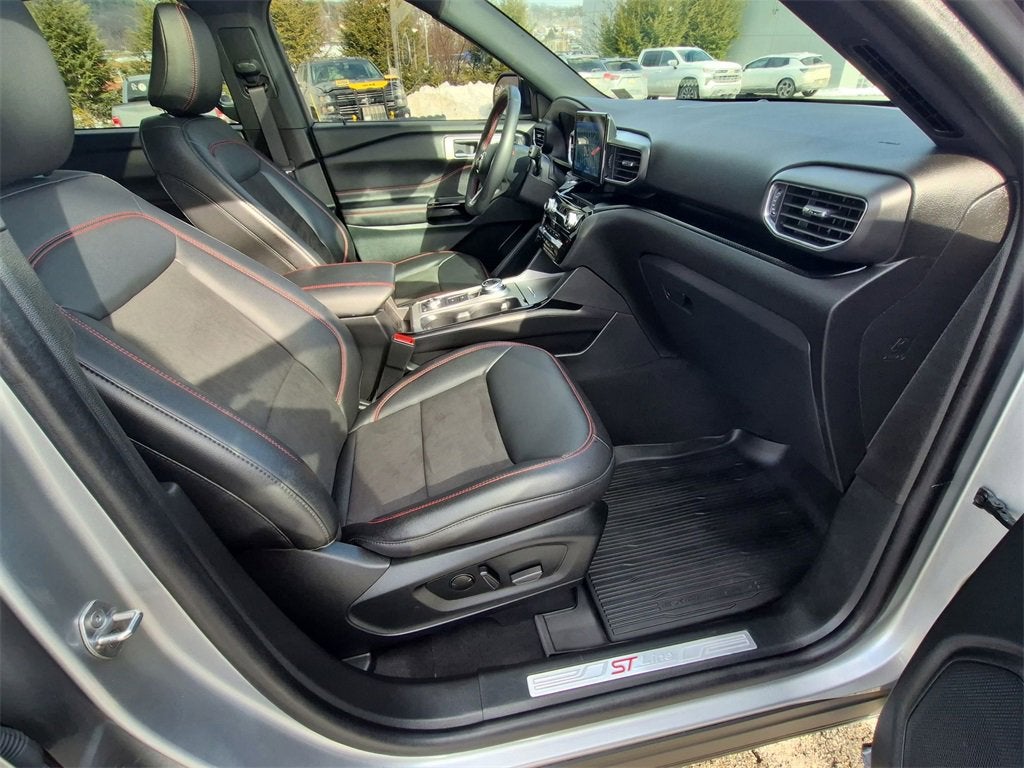 2024 Ford Explorer ST-Line