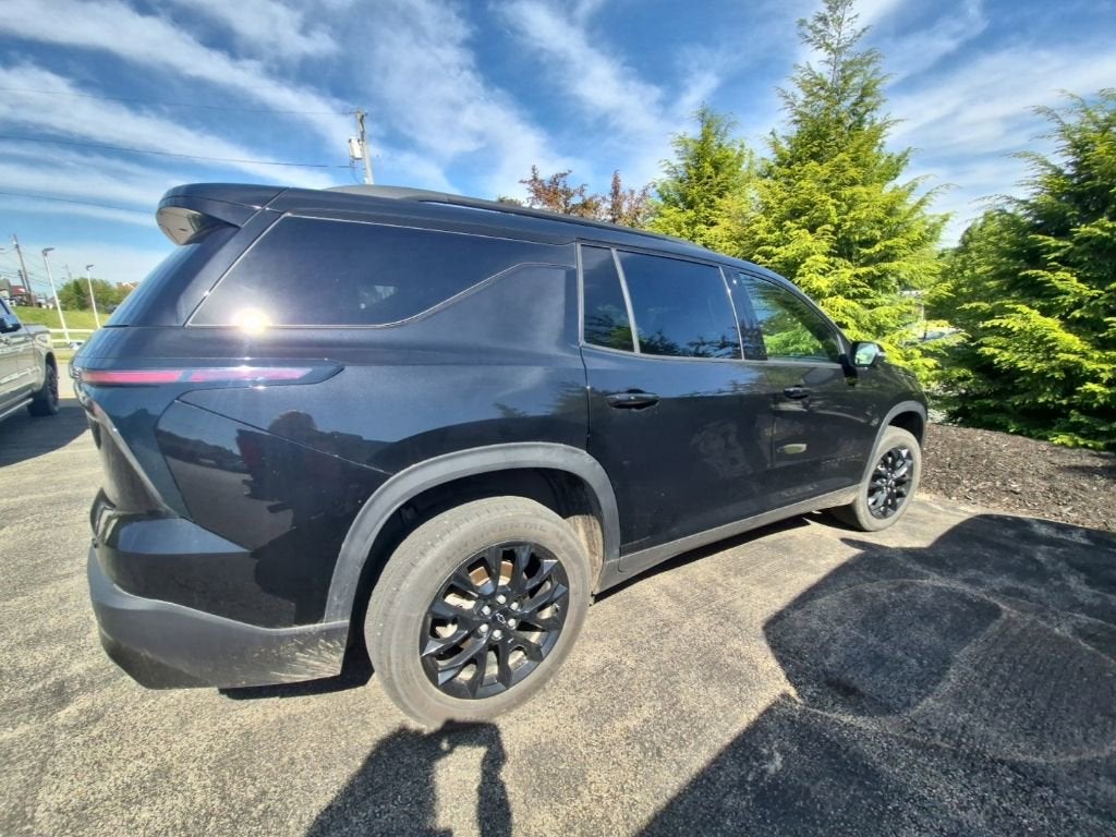 2024 Chevrolet Traverse LT