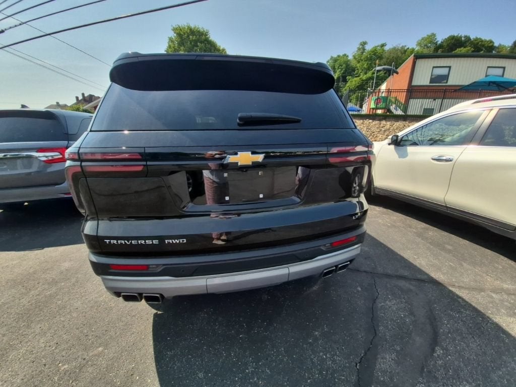 2024 Chevrolet Traverse LT
