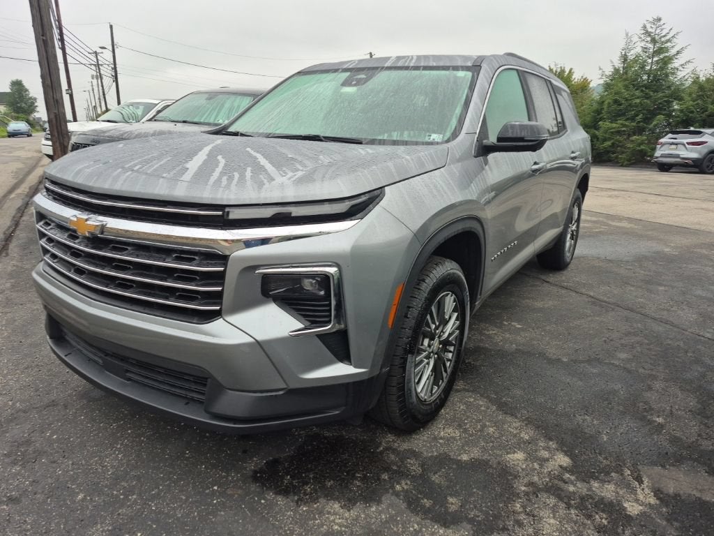 2024 Chevrolet Traverse LT