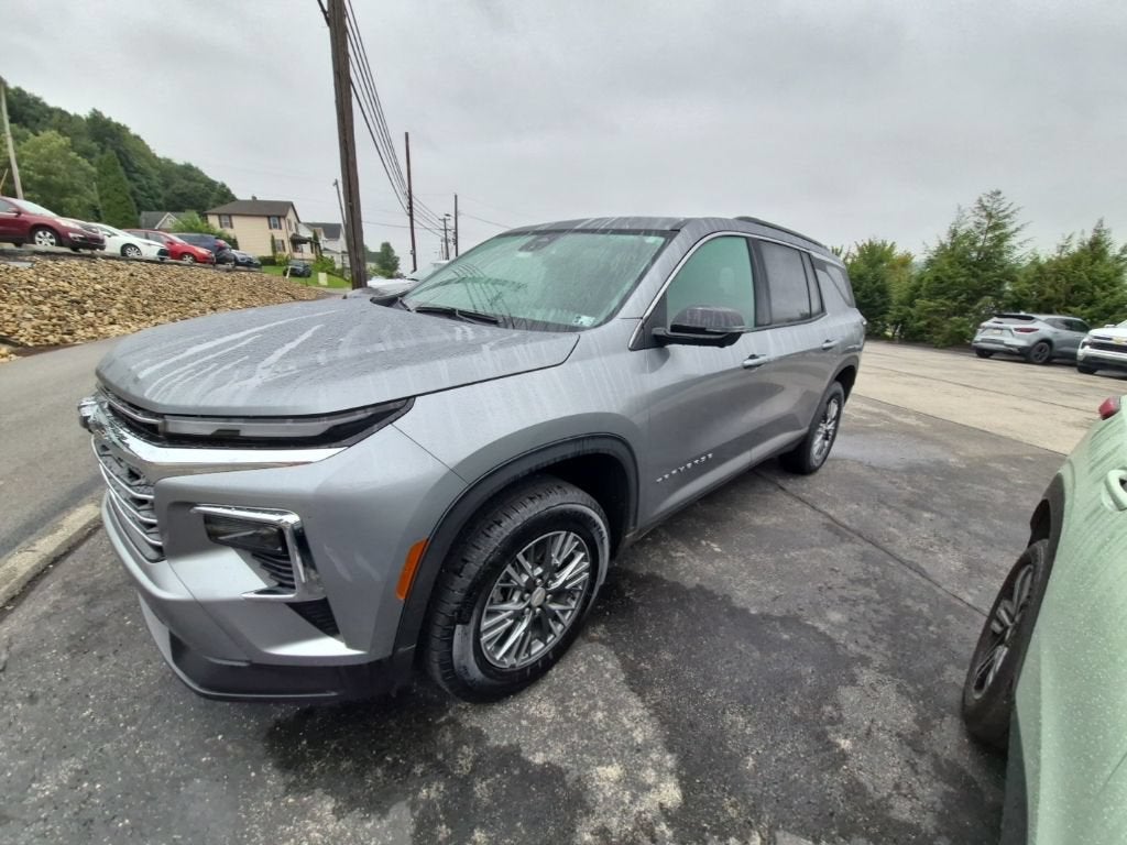 2024 Chevrolet Traverse LT