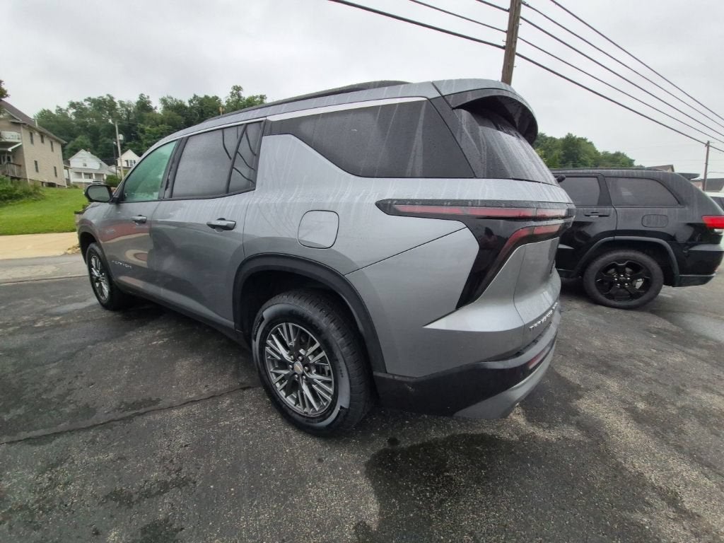 2024 Chevrolet Traverse LT
