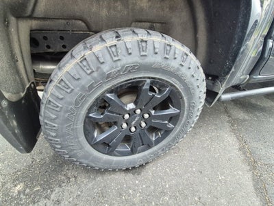2022 GMC Canyon AT4 - Leather