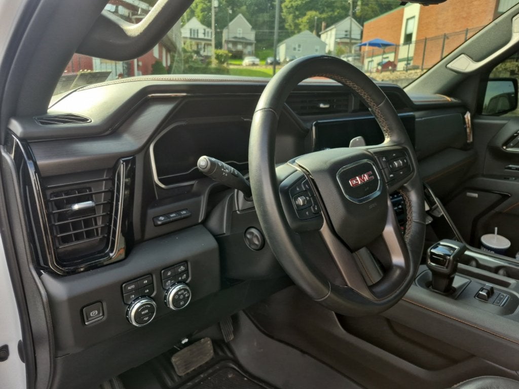 2023 GMC Sierra 1500 AT4