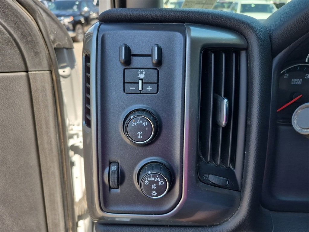 2022 Chevrolet Silverado 6500 HD LT