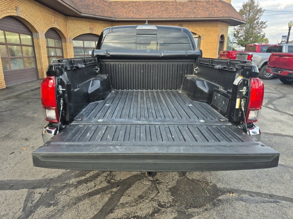 2022 Toyota Tacoma SR5 V6