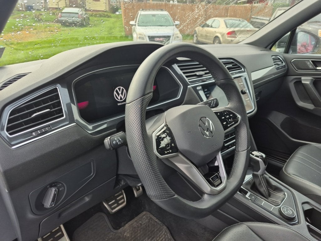 2024 Volkswagen Tiguan SE R-Line Black