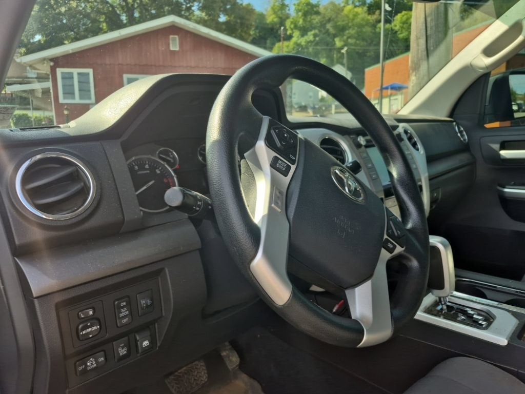 2016 Toyota Tundra SR5 5.7L V8