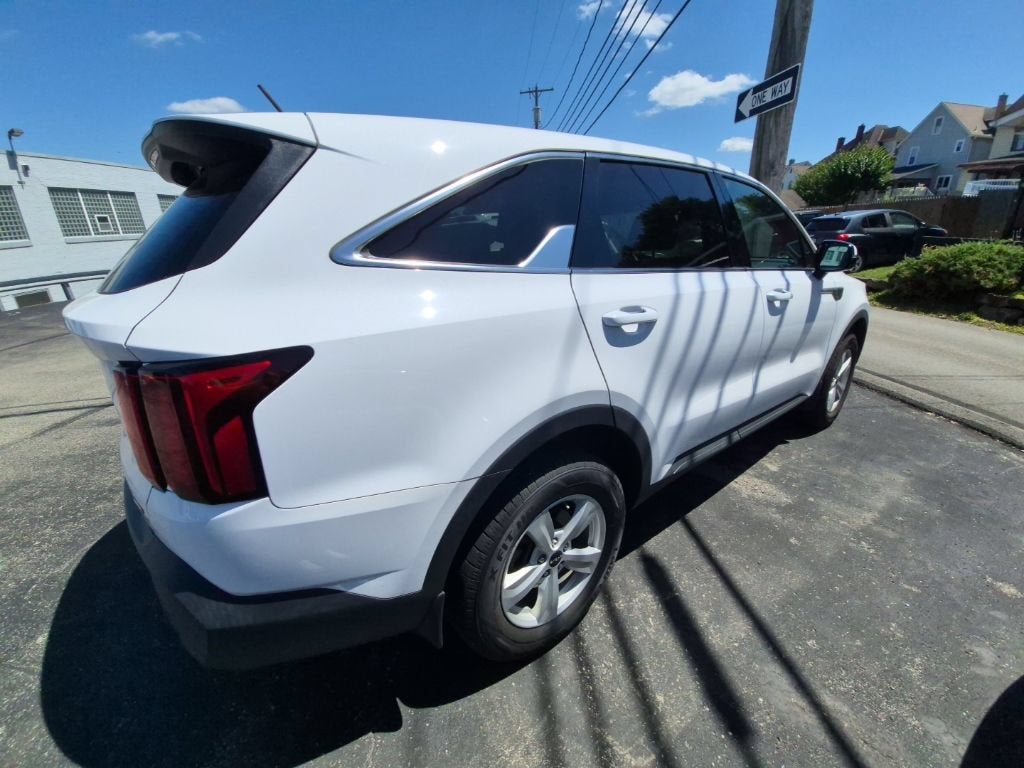 2023 Kia Sorento LX