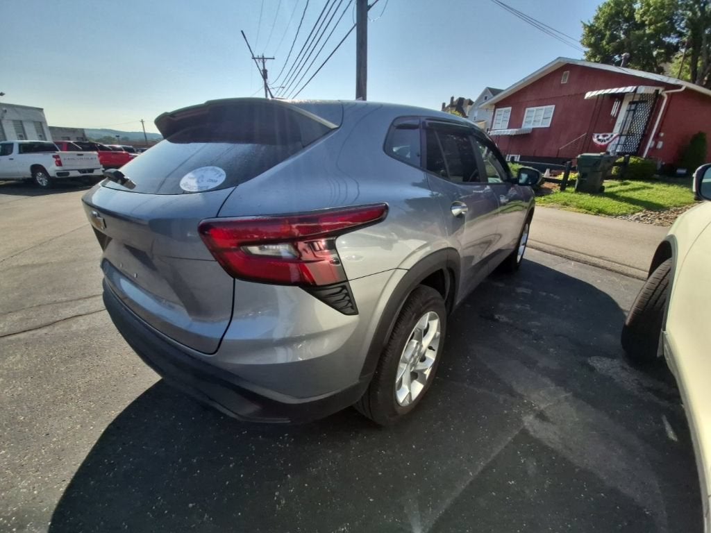 2025 Chevrolet Trax LS