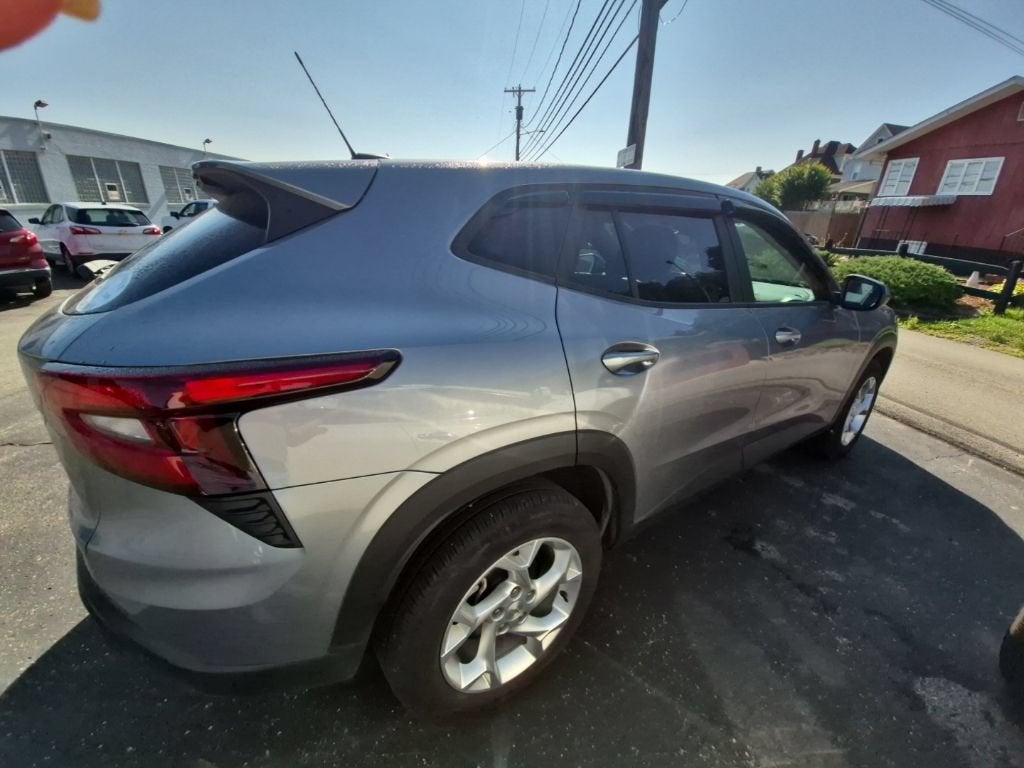 2025 Chevrolet Trax LS